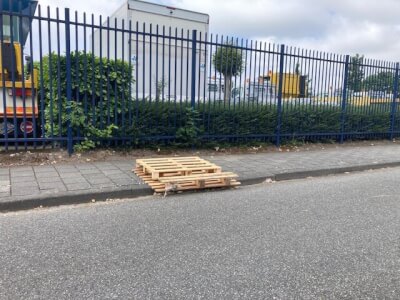 230619 gedumpte pallets Schipluidenseweg
