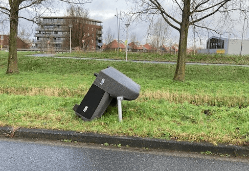 230110 Gedumpt bankstel